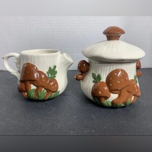 Vintage Arnel’s ceramic mushroom sugar bowl with lid and matching creamer